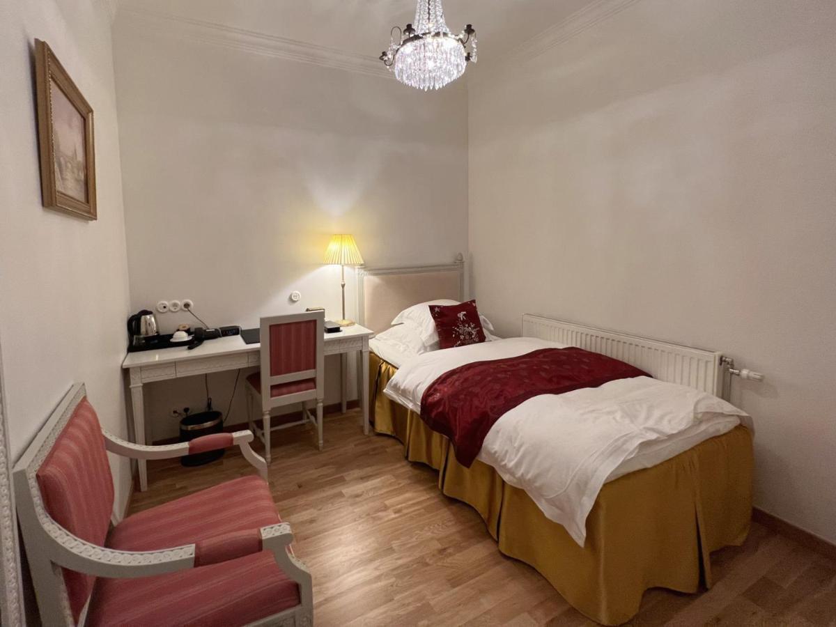 Hotell Brommavik 4*