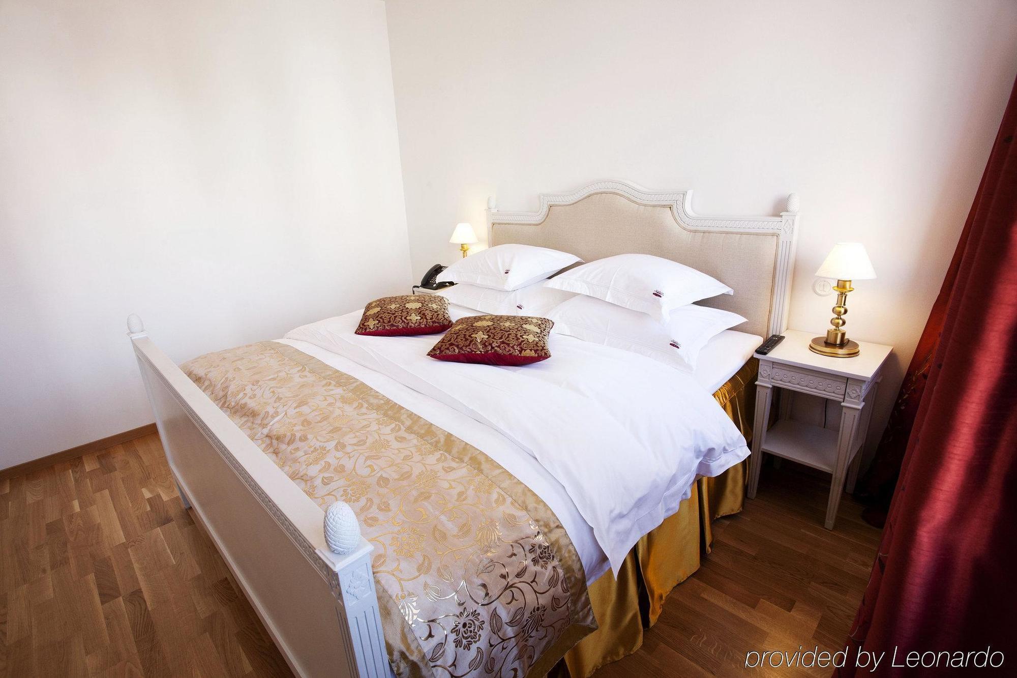 Hotell Brommavik 4*